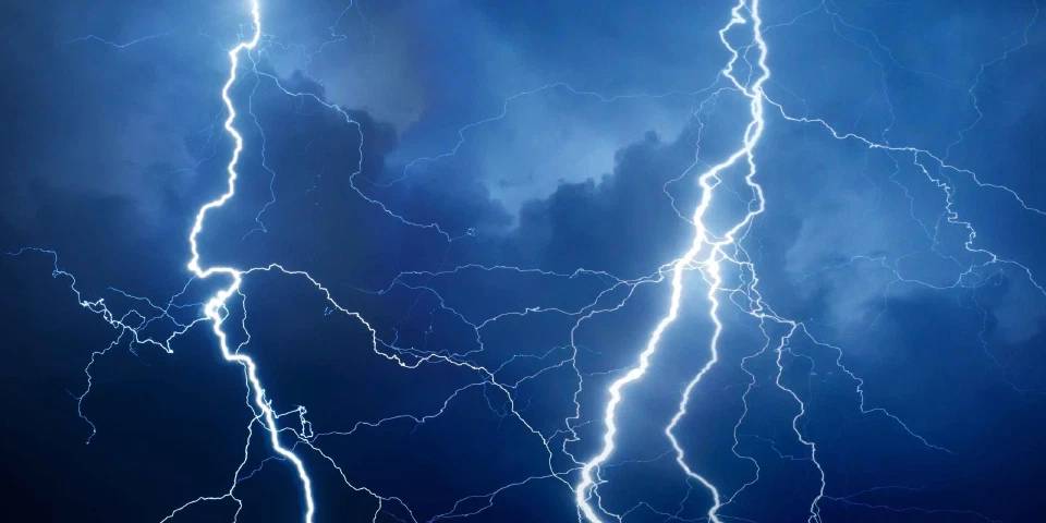 Crash Boom Bang: PoE & Lightning Strikes